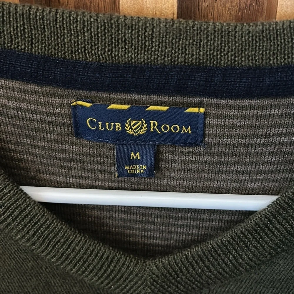 Club Room V neck Merino Wool Blend Forest Green Sweater. Unisex M